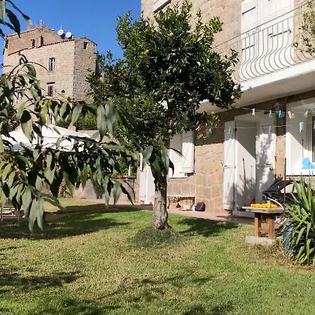 Apartment Charmant En Rez De Jardin Sartène